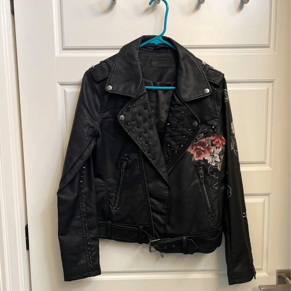 NWT BLANKNYC Faux Leather Moto Rose Studded Jacket - Picture 1 of 7